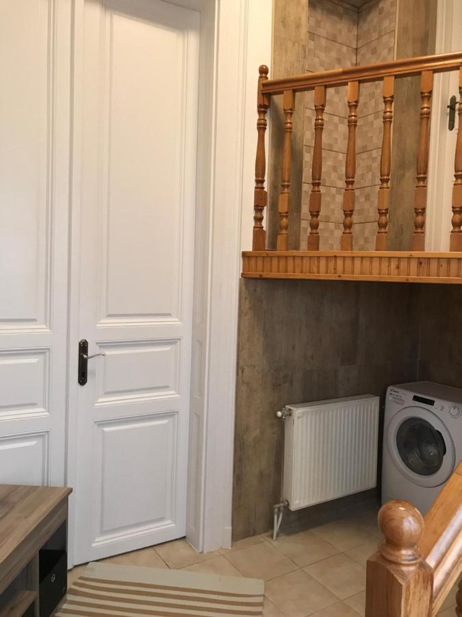 Mora Apartman 2 Kiskunfelegyhaza Exterior photo